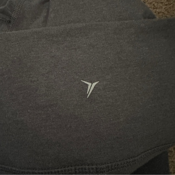 Old Navy Gray Leggings with Cutouts Size Small - Picture 10 of 10